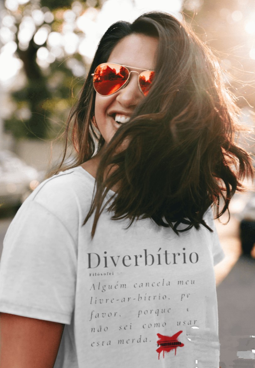 imagem de uma peça de roupa da marca a provocadora da coleção dicionario da ousadia.